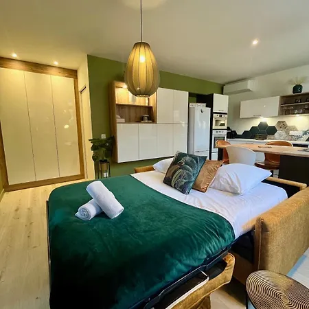 Le Coin De Mel, Parking Prive, 6 Personnes Apartment *