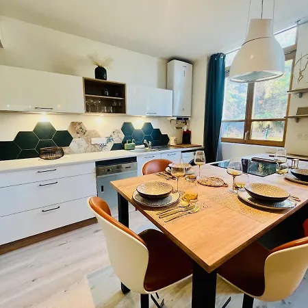 Le Coin De Mel, Parking Prive, 6 Personnes Apartment *